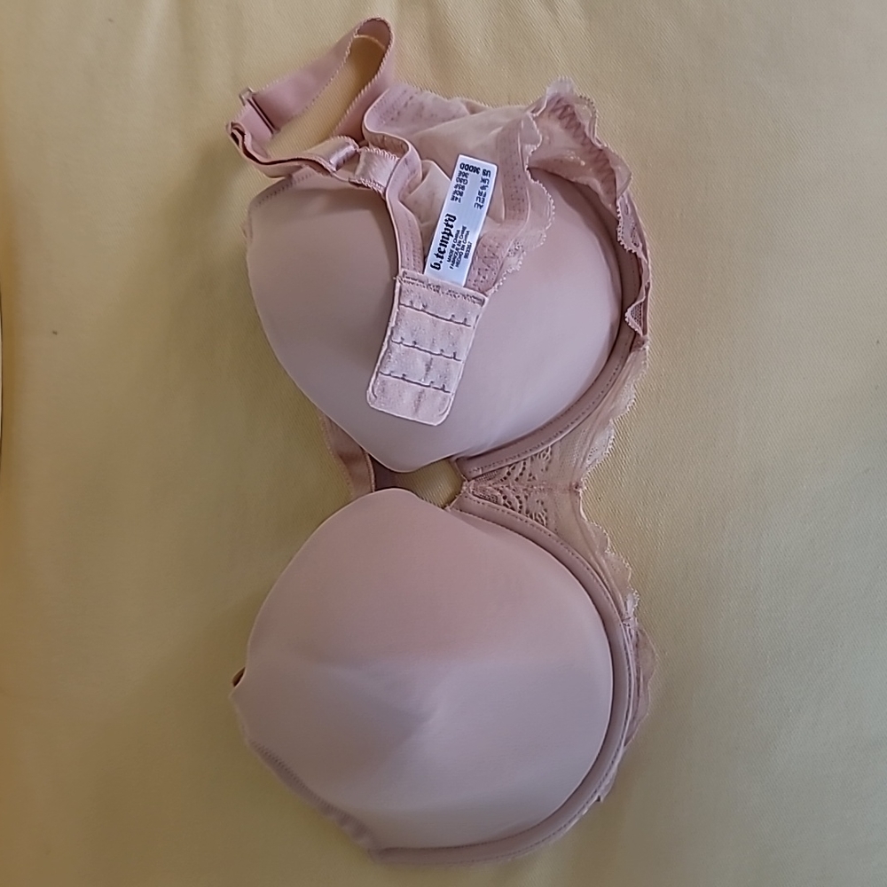 Women's beige bra size 36DDD